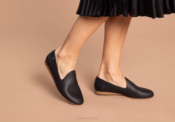 Women Black Toms Darcy Flat Shoes R26T191
