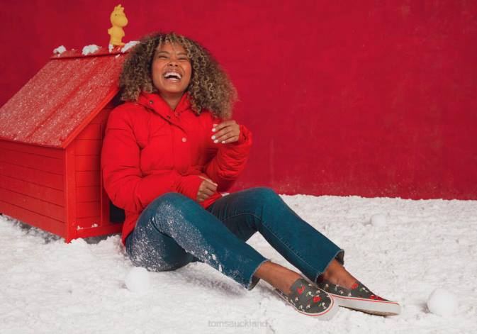 Women Print Matte Black Toms Fenix Slip On Snoopy Shoes R26T309